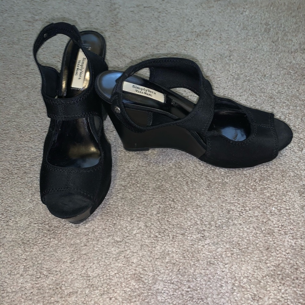 Simply Vera Wang wedges